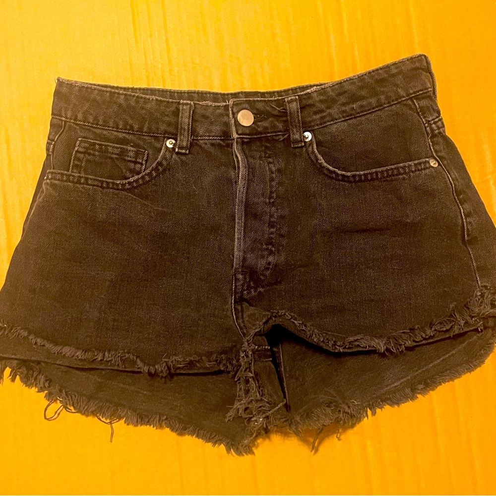 H&M Distressed Black Denim Shorts - Size 8